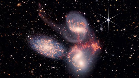 Вселенная, пульсирующая в чёрной дыре